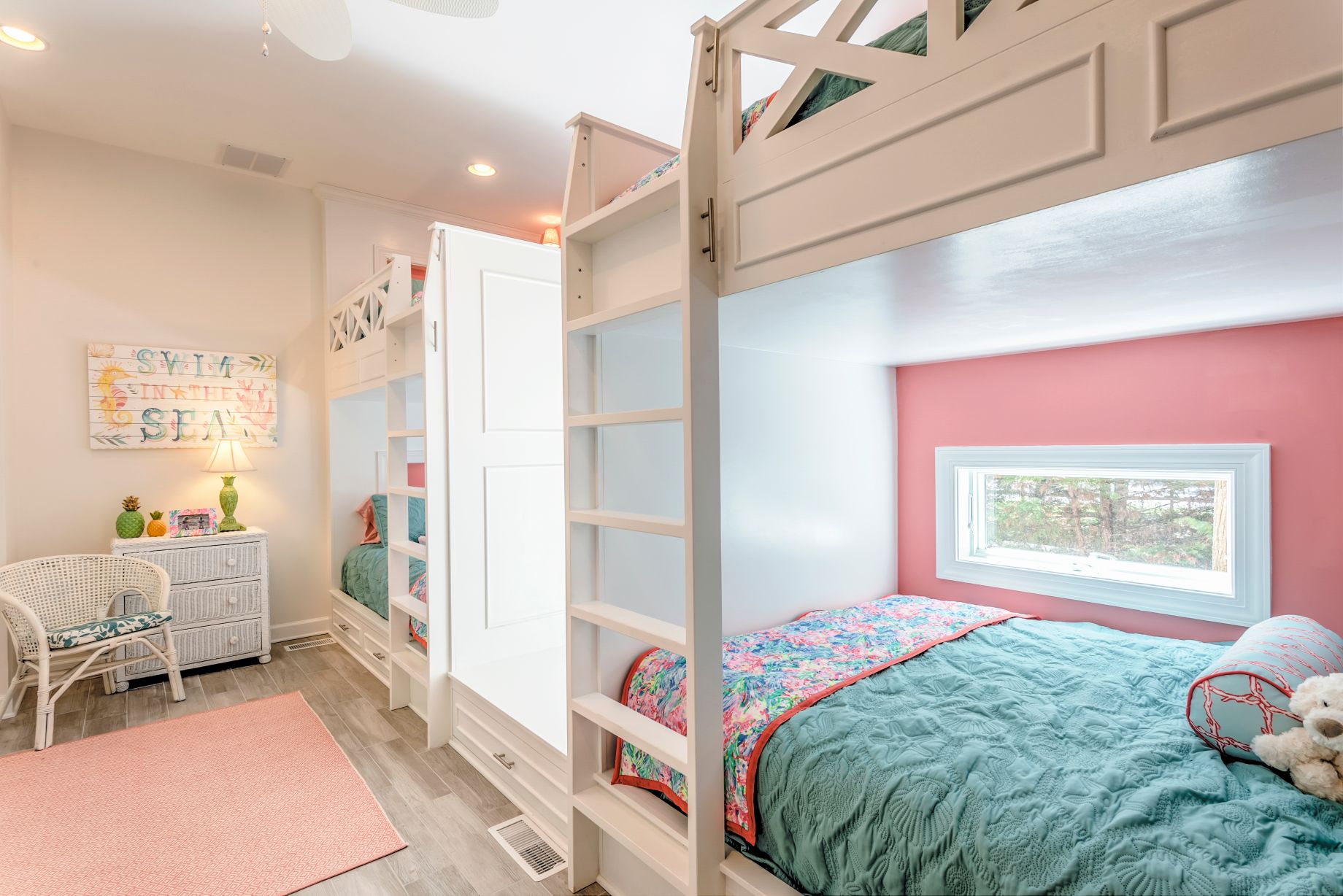 Addition in Juniper Court, Ocean Pines MD - Kids Bedroom with Cozy Bunk Beds and Vintage Furniture